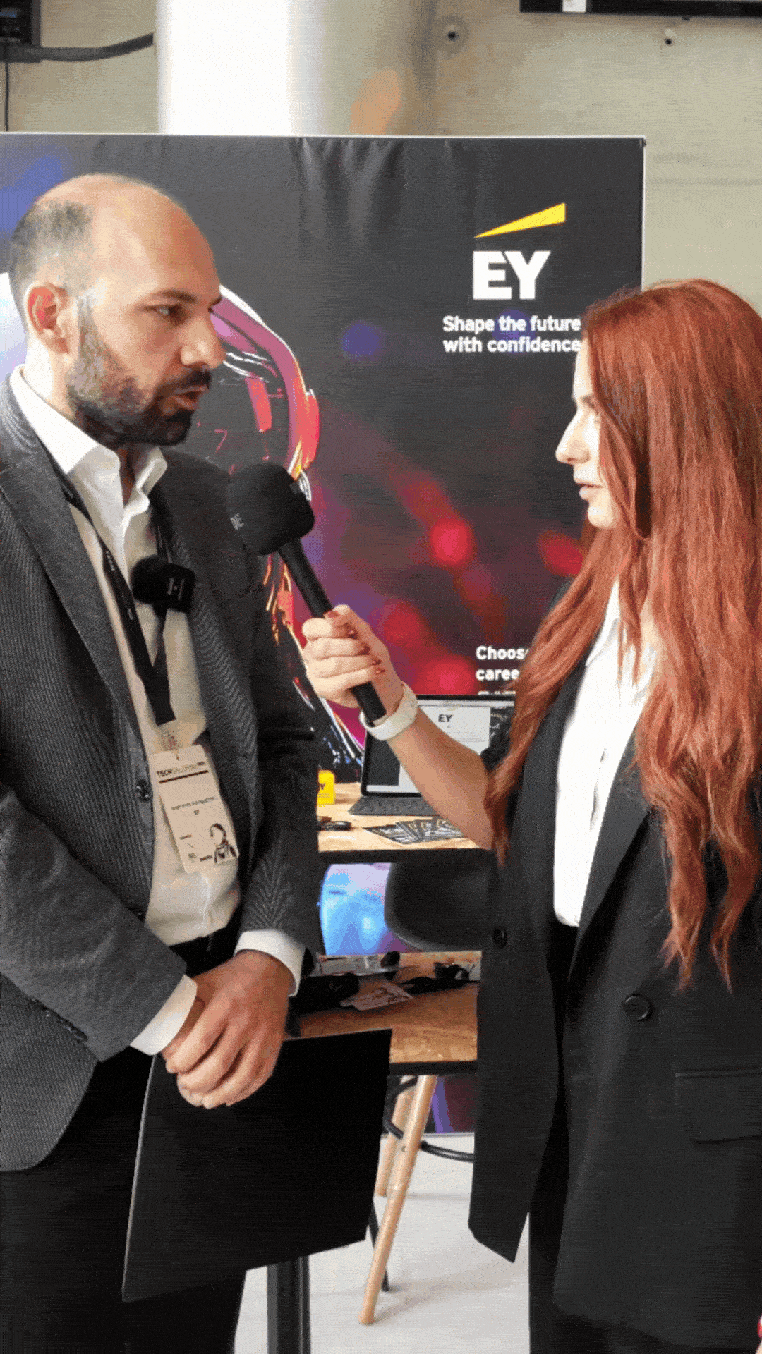 GIFS1080x1920px1-ezgif.com-optimize